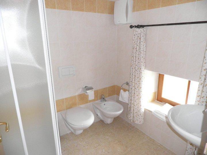 Taxus Hostel Pieve Tesino ภายนอก รูปภาพ