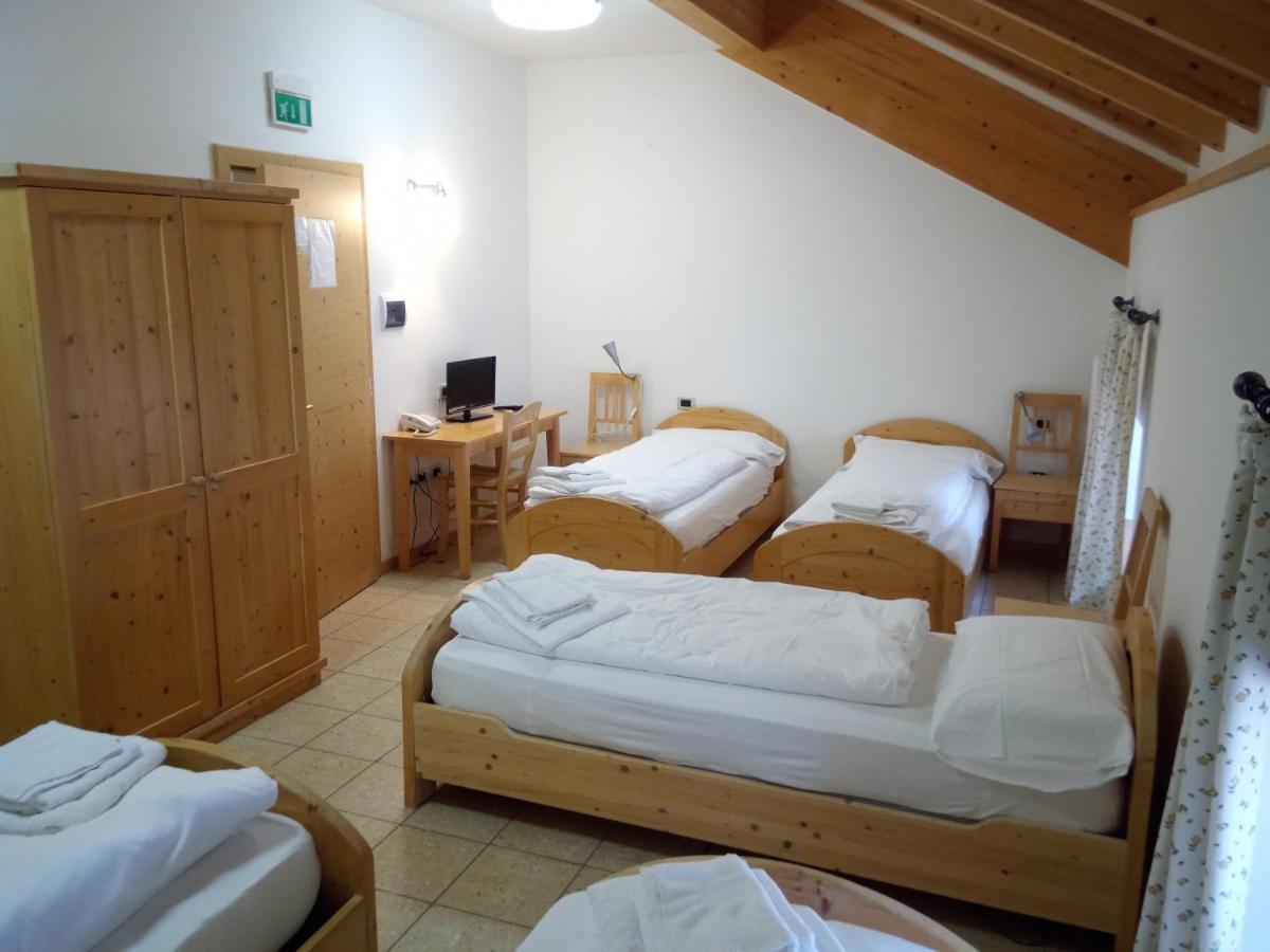 Taxus Hostel Pieve Tesino ภายนอก รูปภาพ
