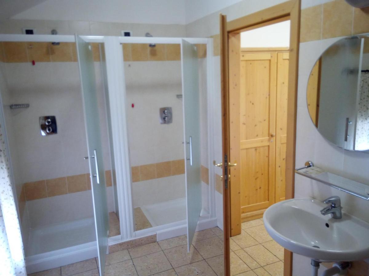 Taxus Hostel Pieve Tesino ภายนอก รูปภาพ
