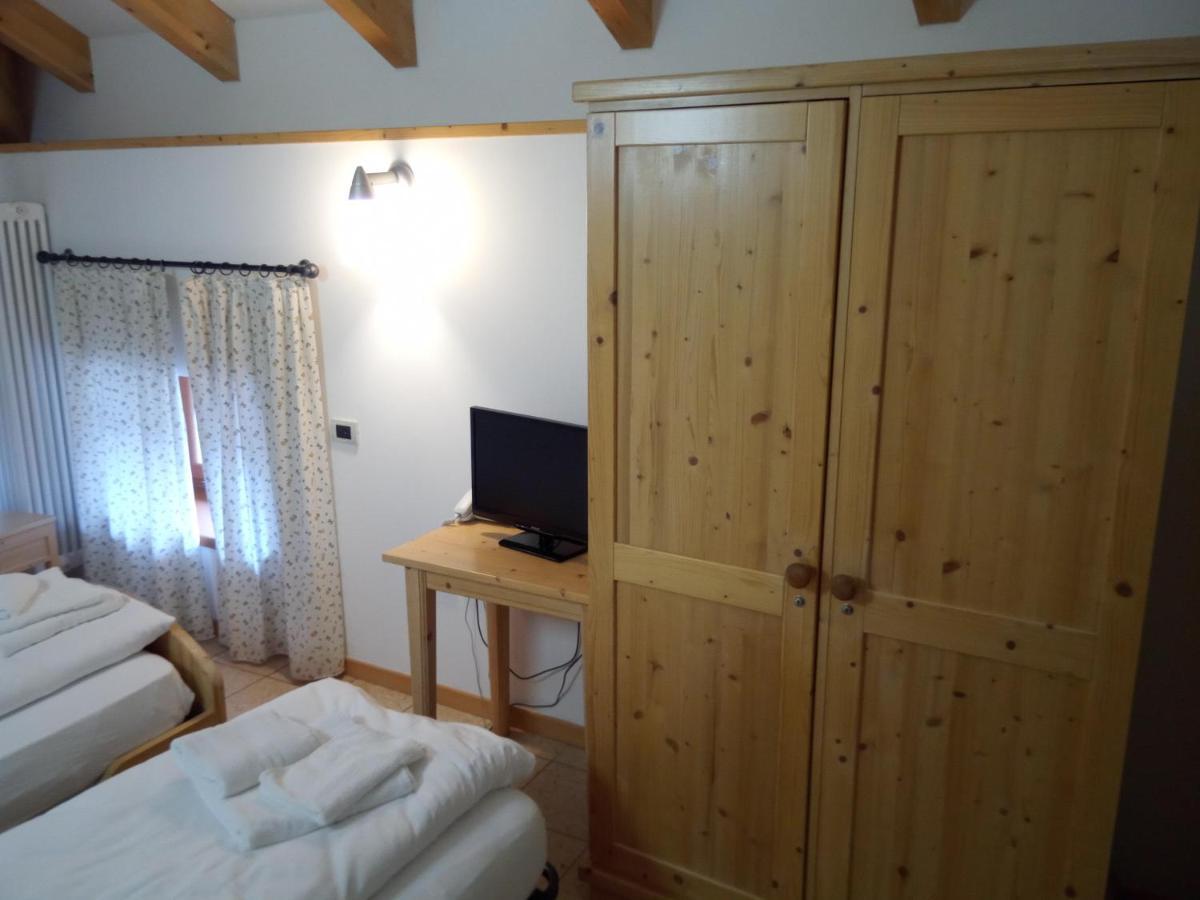 Taxus Hostel Pieve Tesino ภายนอก รูปภาพ