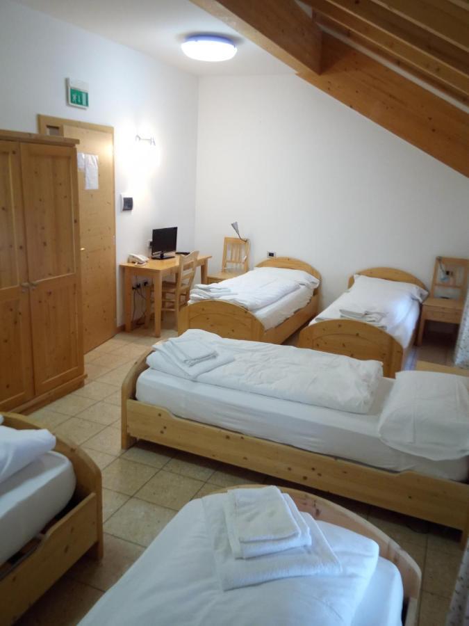 Taxus Hostel Pieve Tesino ภายนอก รูปภาพ